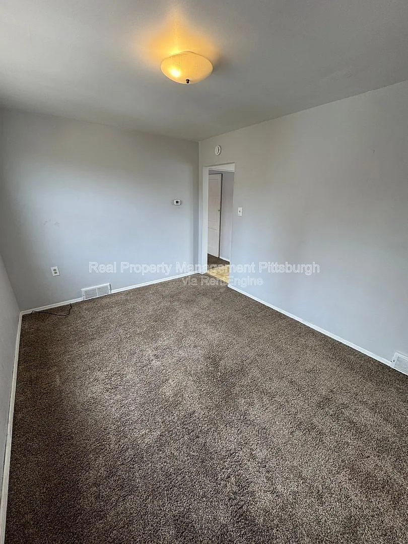 1 bed, 1.0 bath, $950 — Photo 4