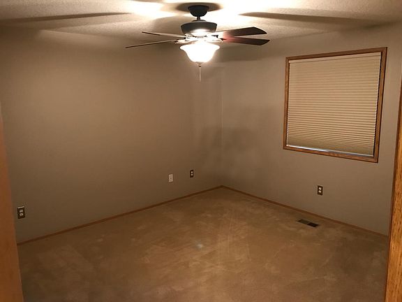 2nd image of 510 SE 99th Ct