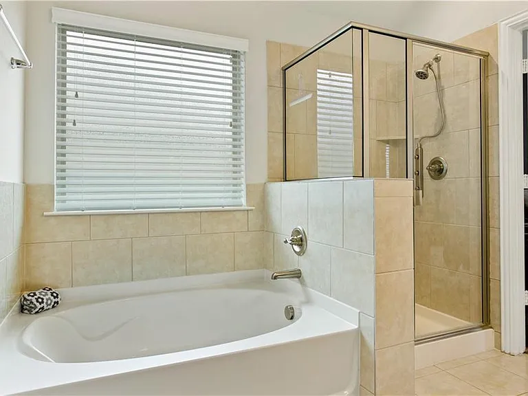 260 Hilltop Dr — Photo 17