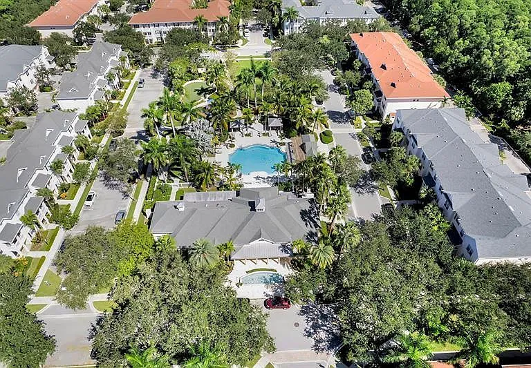 275 Murcia Dr #208 — Photo 3