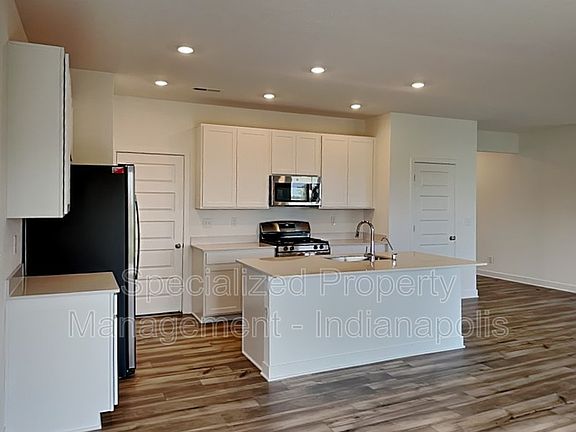 4th image of 1009 Holmdale Dr