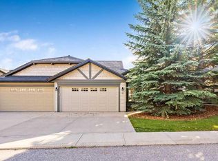 31 N Springbank Ter SW, Calgary, AB T3H4S8