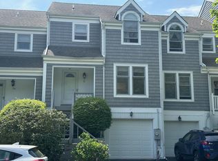 37 Sea Court Ln, Port Jefferson, NY 11777