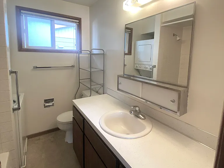 318 Clay St — Photo 6