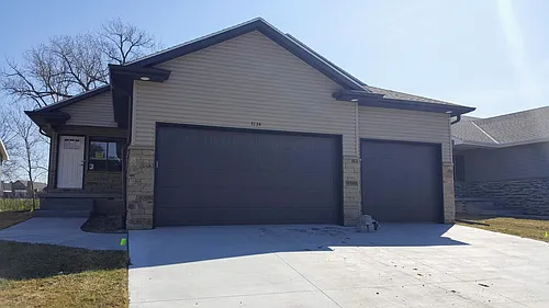 5128 Betty Lou Blvd Photo 1
