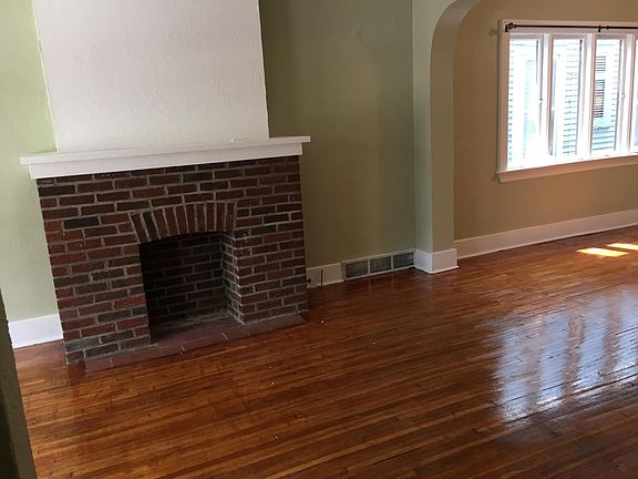 5th image of 709 Richmond Ave #1