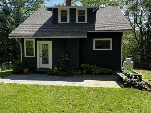 12 Beacon Hl, Great Barrington, MA 01230