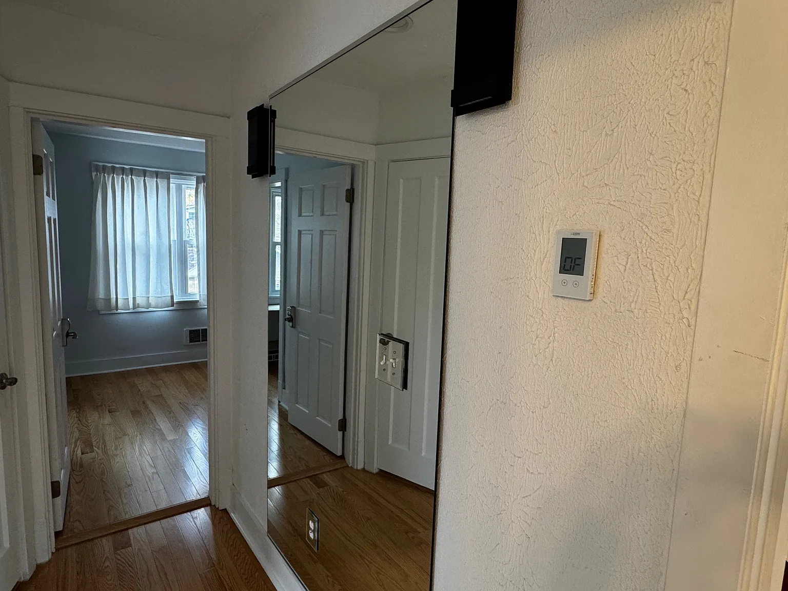 2 bed, 1.5 bath, 1352 sqft, $2,995 — Photo 2