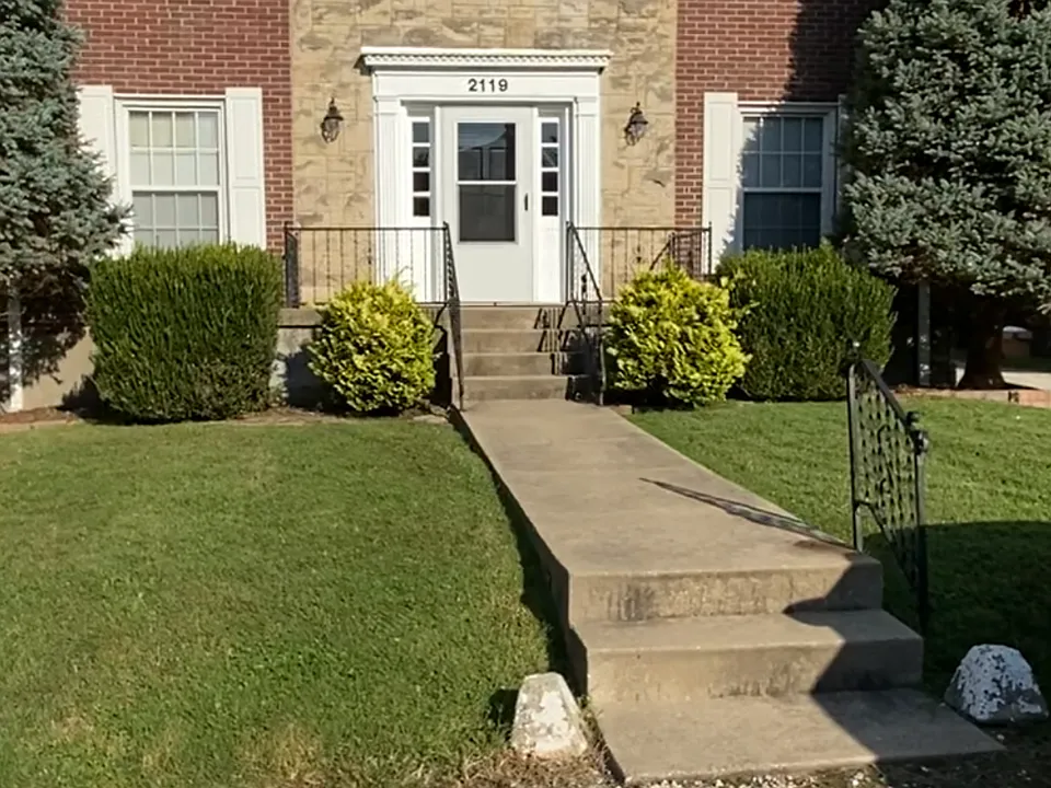 2119 Gladstone Ave #D