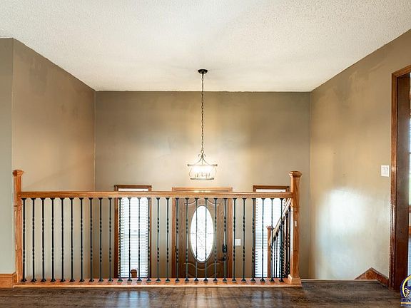 4th image of 18879 Kickapoo Ridge Rd