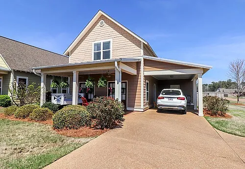 1300 Ashleys Dr Photo 1