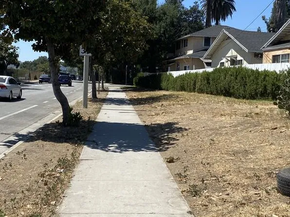 384 N Euclid Ave, Pasadena, CA 91101