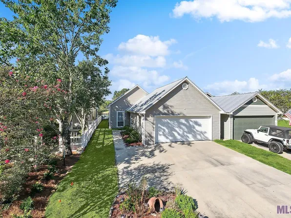 12373 Home Port Dr, Maurepas, LA 70449