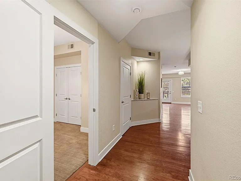 2240 N Clay St #204 — Photo 2