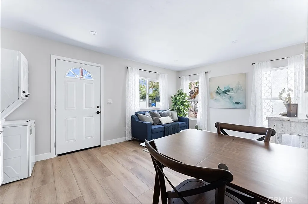 1 bed, 396 sqft, $2,000 — Photo 2