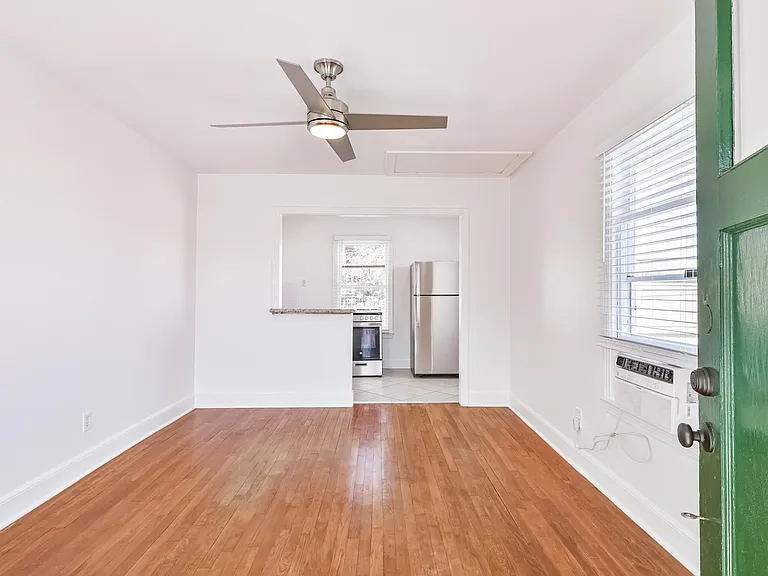 4518 Avenue P — Photo 7