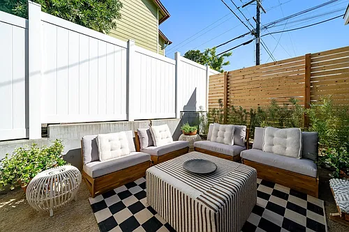 1427 Beach St Photo 1