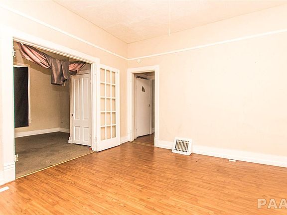 2nd image of 1822 N Peoria Ave