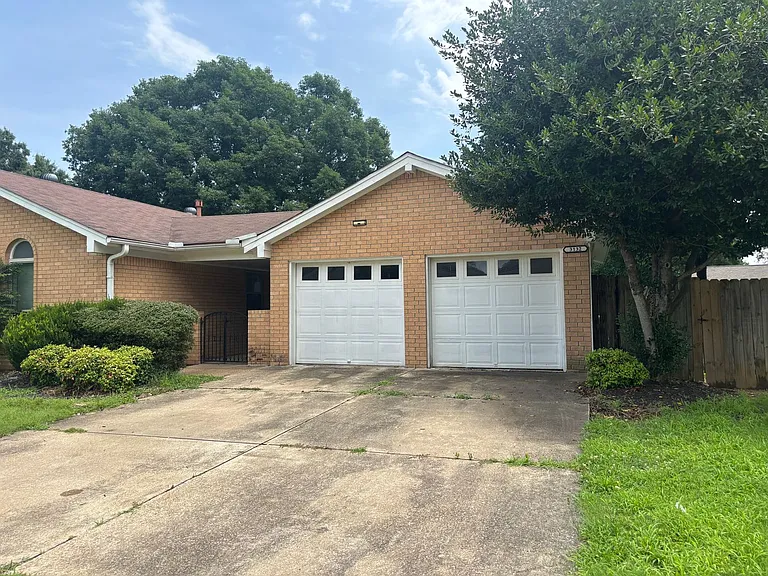 3132 Rosebay Ln — Photo 2