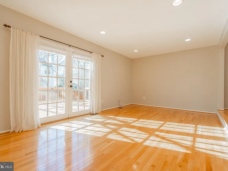 2911 Montauk Ct — Photo 13