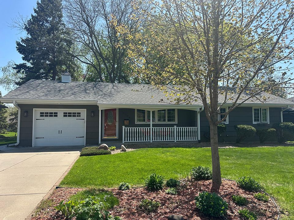 1st image of 2708 34th Ave NE