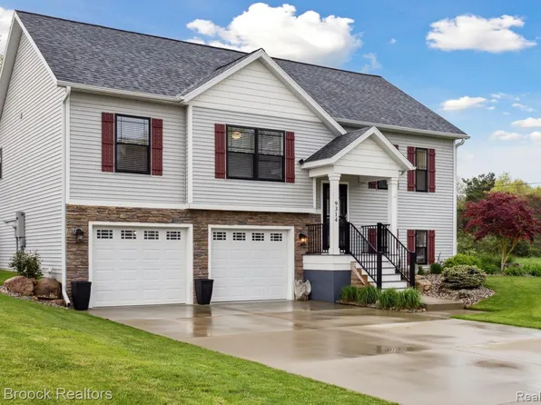 9314 Pauline St, Montague, MI 49437