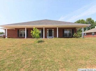 217 Glen Meadow Ln, Harvest, AL 35749