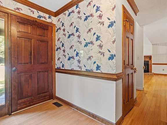 5th image of 112 Ed Simmons Ct