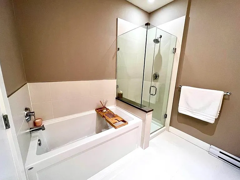 5122 Canada Way #7 — Photo 7