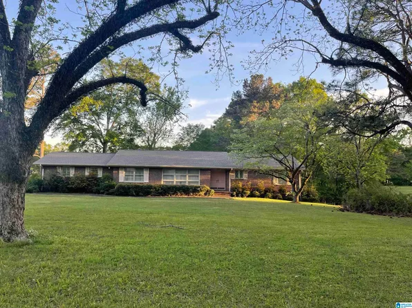 208 Pinedale Dr, Clanton, AL 35045