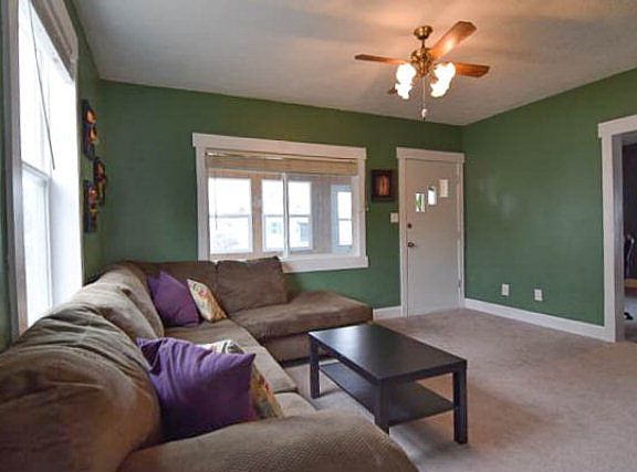 3rd image of 213 E 21st St