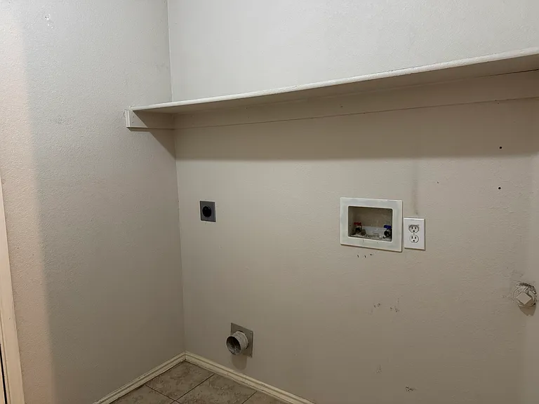 824 Mulder Dr — Photo 29