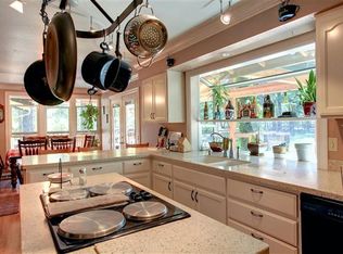 805 Queens Branch Rd, Rogue River, OR 97537