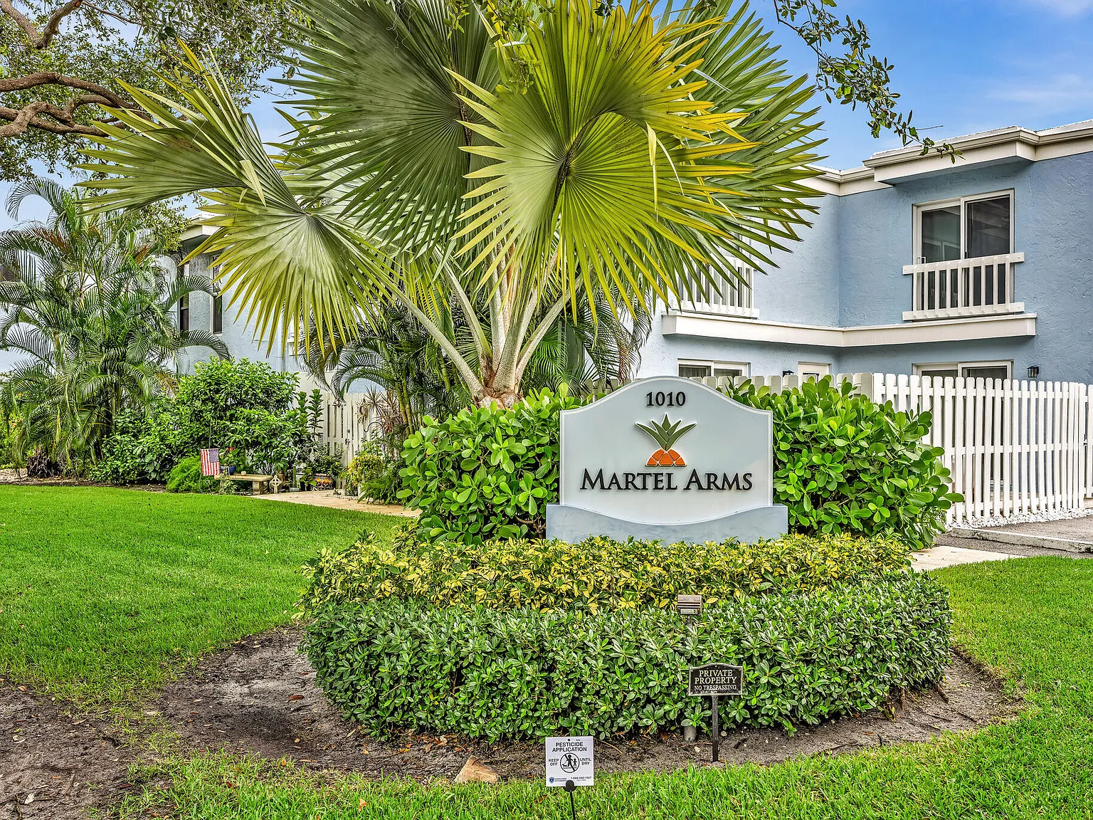 2 bed, 2.0 bath, 1400 sqft, $3,950 — Photo 3