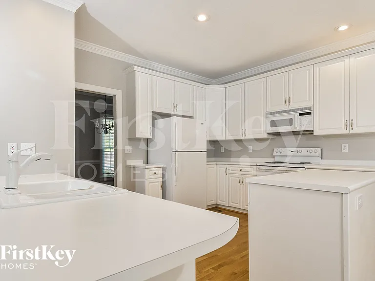 11 Stonebury Ct — Photo 5