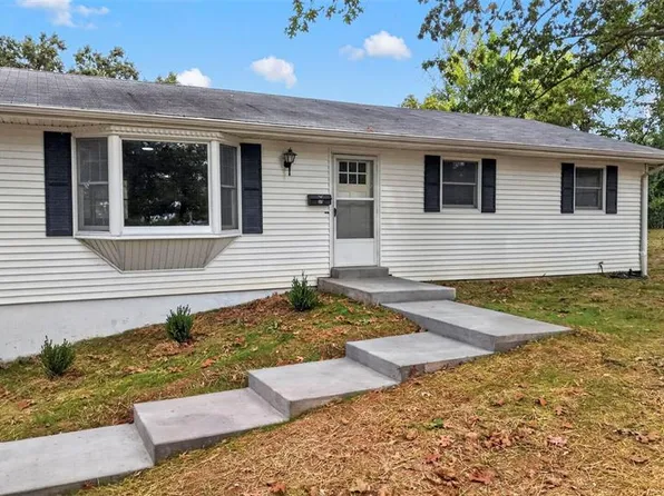 37 Ackerman Rd, Winfield, MO 63389