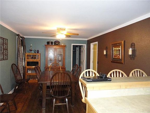 4th image of 105 Robin Hood Dr