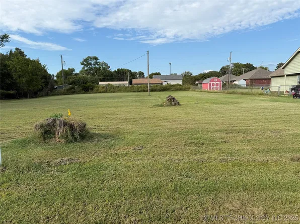 417 E Dogwood St, Coweta, OK 74429