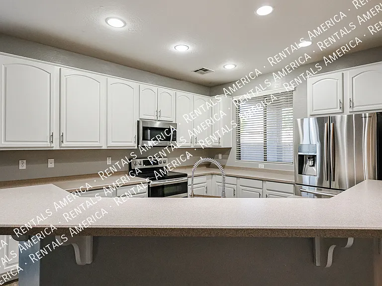 2614 W Florentine Rd — Photo 17