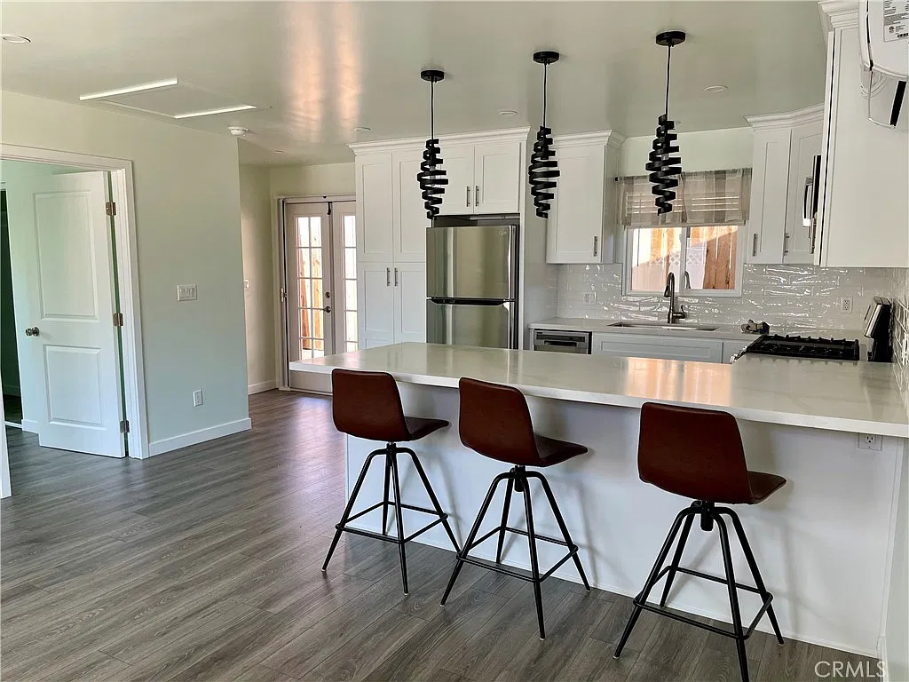 1 bed, 540 sqft, $2,350 — Photo 2