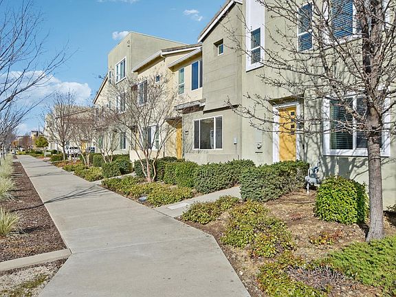 2nd image of 3237 Bridgeway Dr