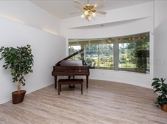 4th image of 8514 Amber Oak Dr