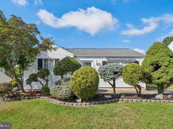 14008 Erwin St, Philadelphia, PA 19116