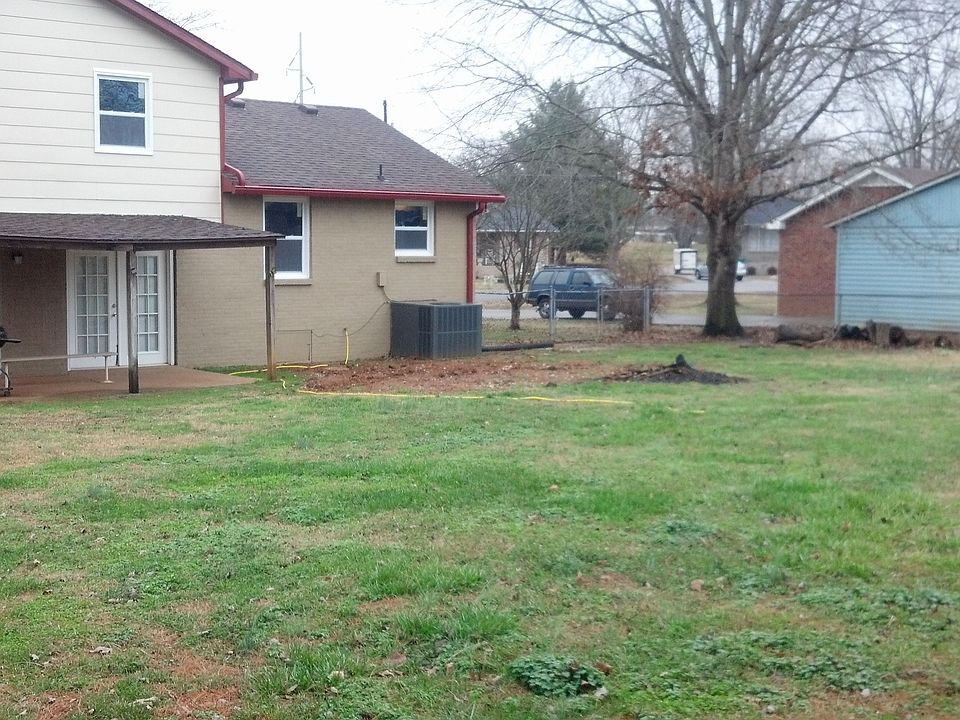 2nd image of 113 Crockett Ct