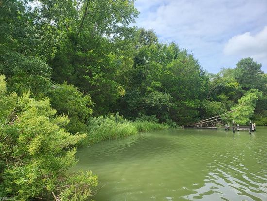 201 Walters Ln, Yorktown, VA 23692