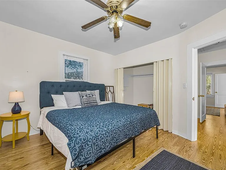 525 Bay St — Photo 17