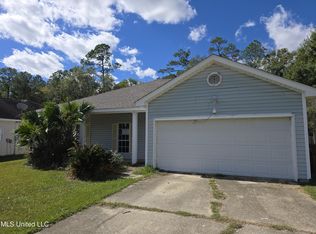 12249 Five Oaks Dr, Gulfport, MS 39503