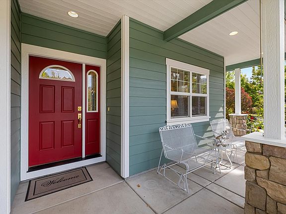 5th image of 1033 Lithia Way