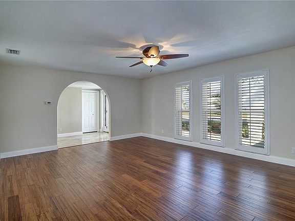 4th image of 808 Mandarin Dr