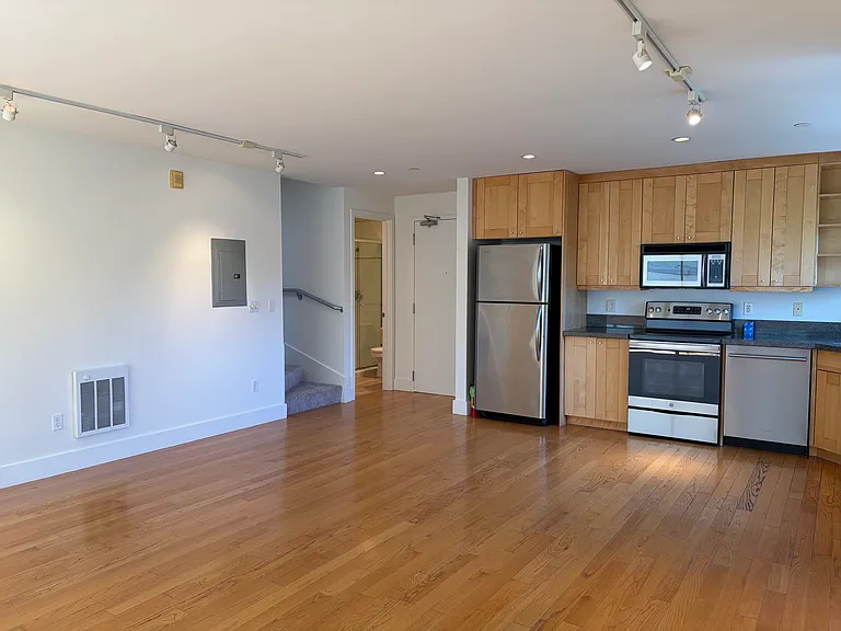 602 Shotwell St #1 — Photo 4